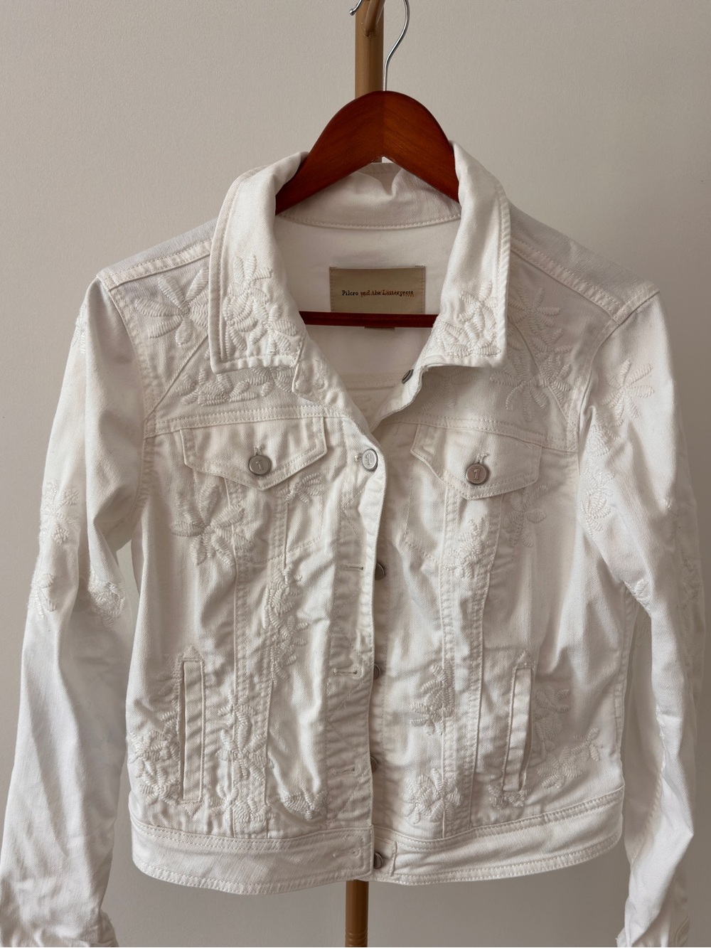 Pilcro and the Letterpress Anthropologie White Embroidered Cropped Denim Jacket